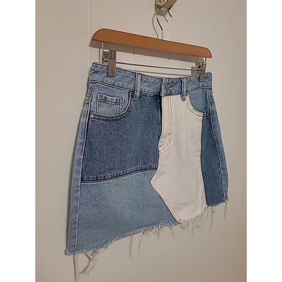 PACSUN Colorblock Denim Jean Mini Skirt Size 26 Blue White Patch Work Frayed Hem - Picture 3 of 8